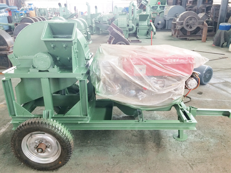 Wood crusher machine